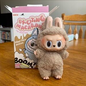 Popmart Exciting Macaron Labubu Vinyl Plush Keychain Toffee
